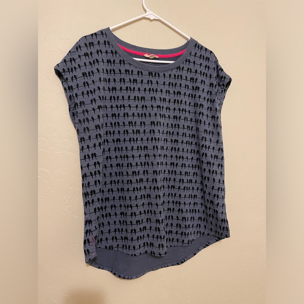 Jane & Delancey cap sleeve bird tee size L